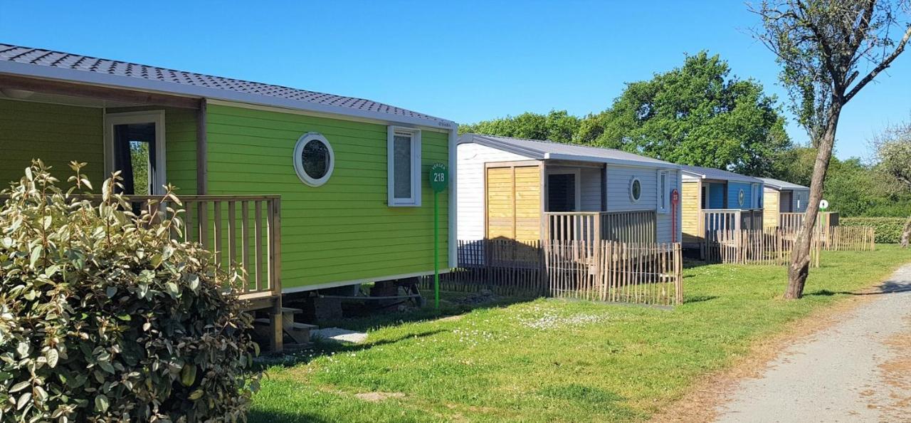 Camping Insolite Le Haut Village Saint-Michel-Chef-Chef Exteriér fotografie