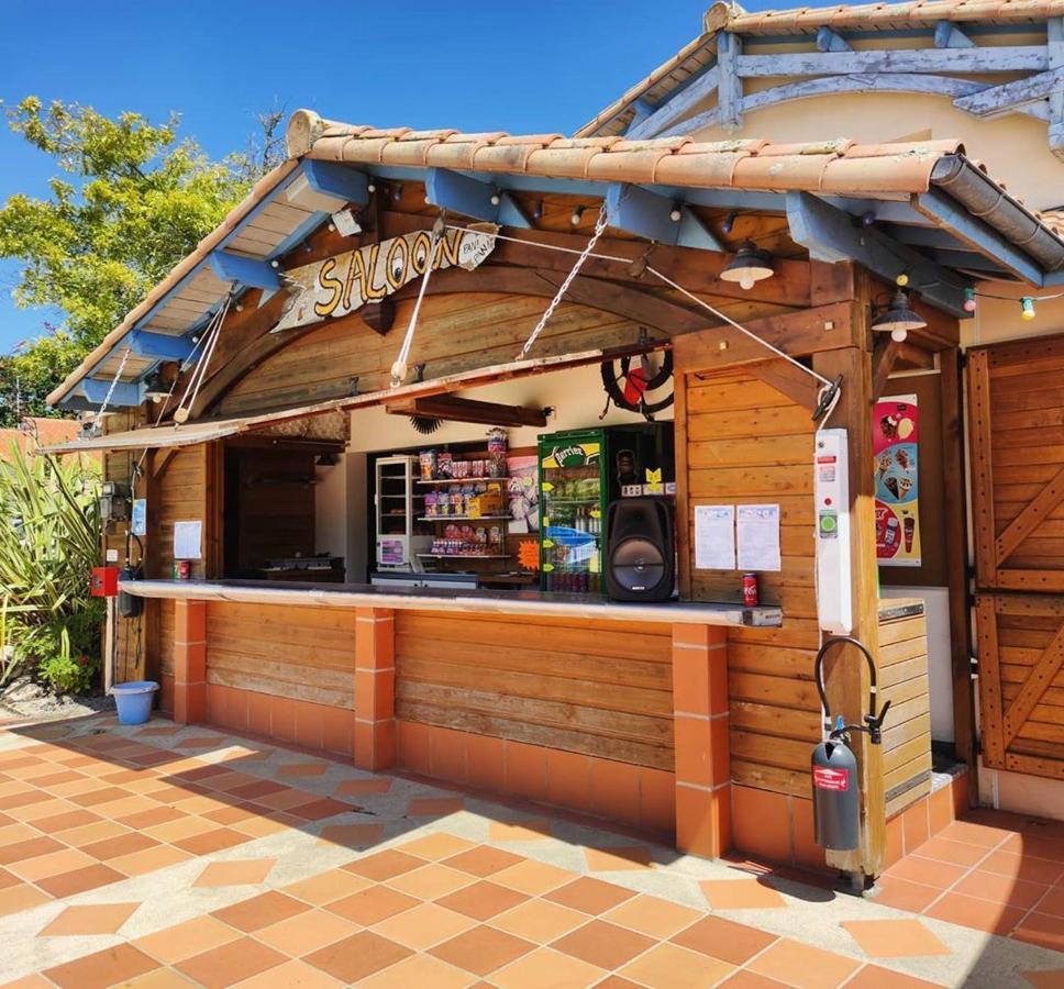Camping Insolite Le Haut Village Saint-Michel-Chef-Chef Exteriér fotografie