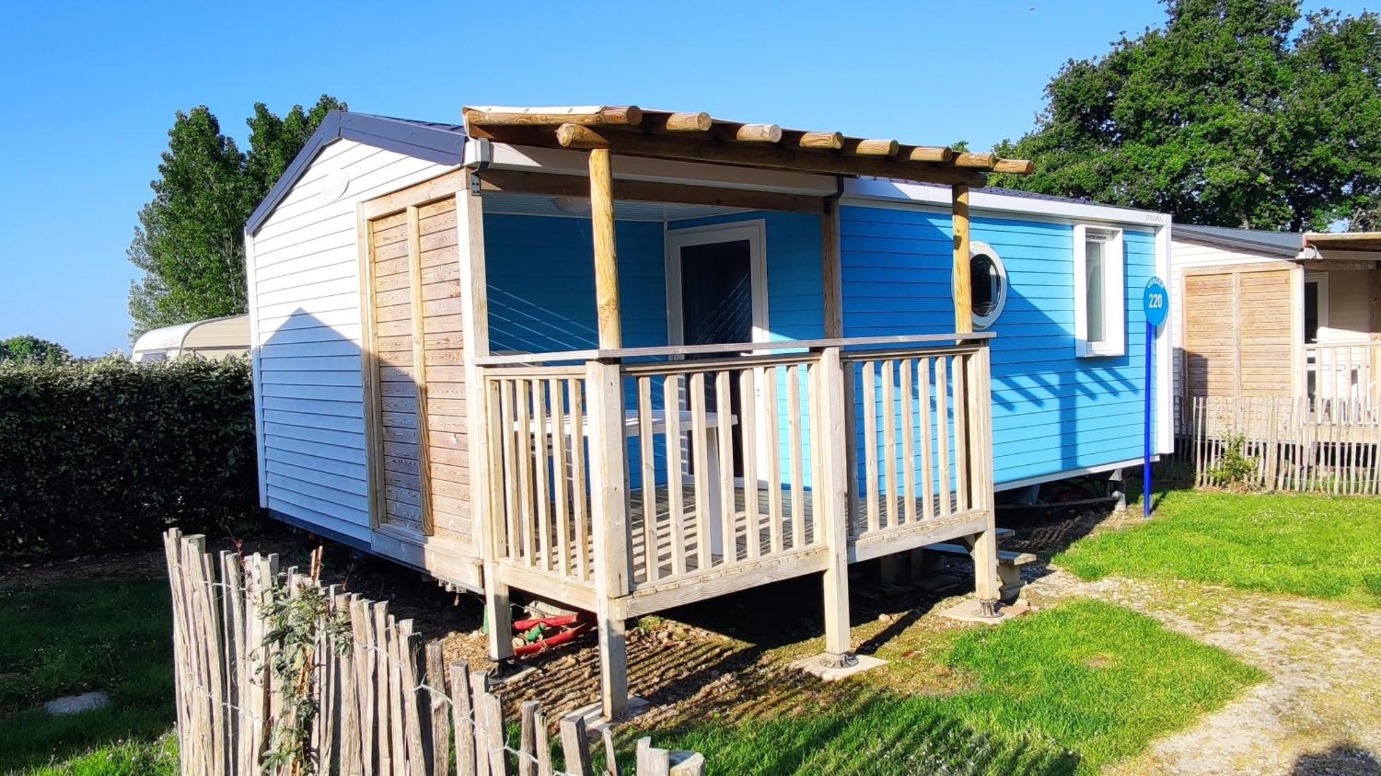 Camping Insolite Le Haut Village Saint-Michel-Chef-Chef Exteriér fotografie