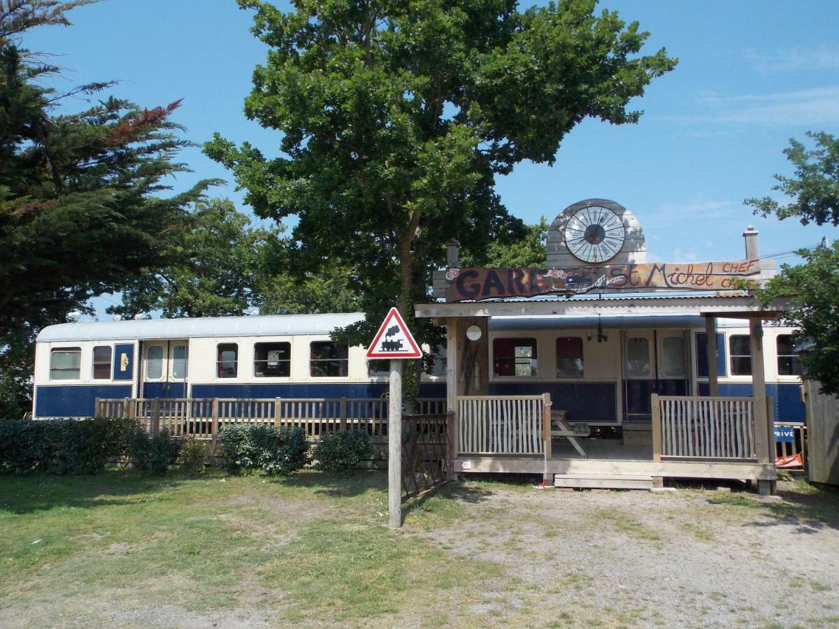 Camping Insolite Le Haut Village Saint-Michel-Chef-Chef Exteriér fotografie