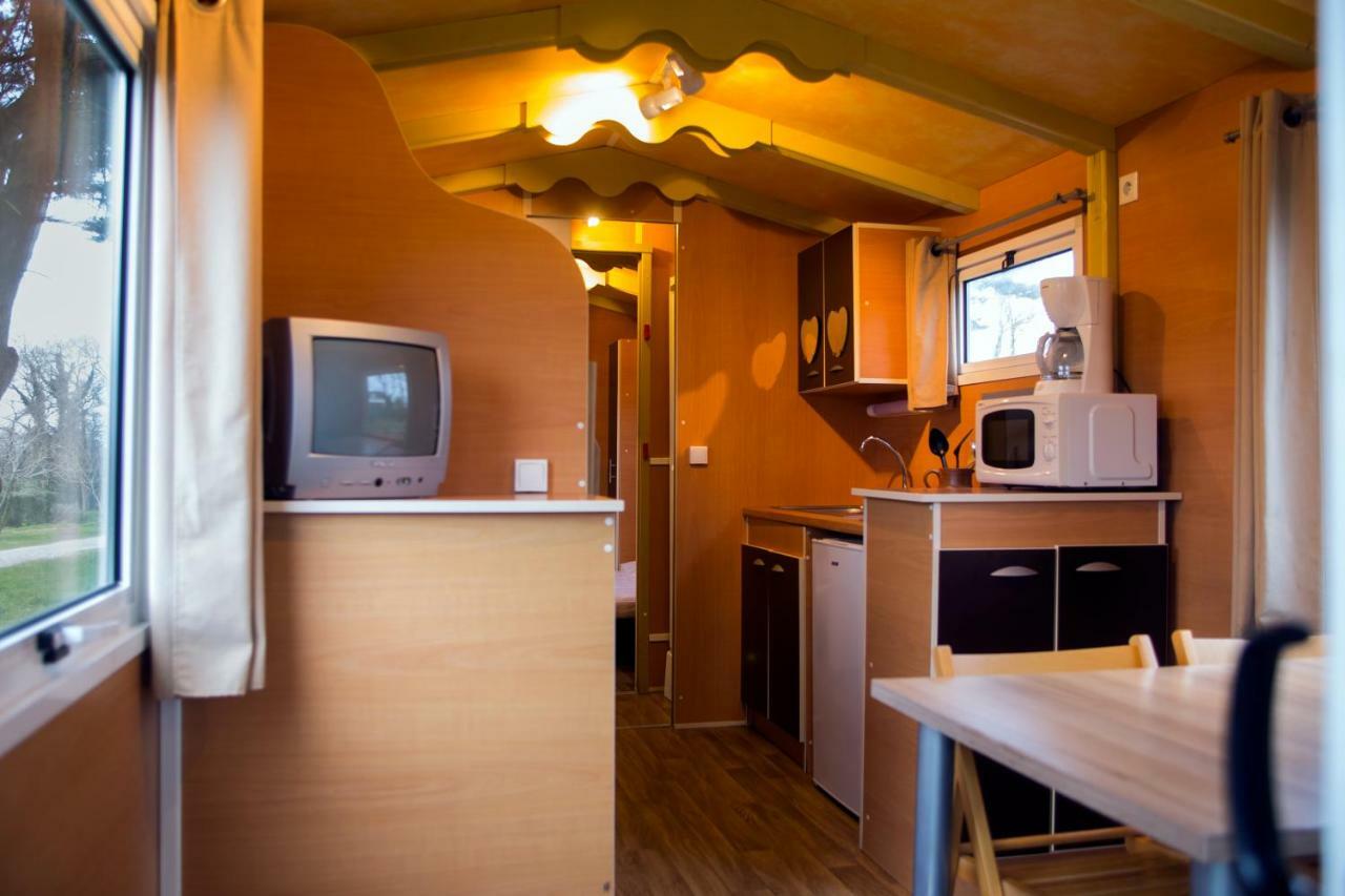 Camping Insolite Le Haut Village Saint-Michel-Chef-Chef Exteriér fotografie
