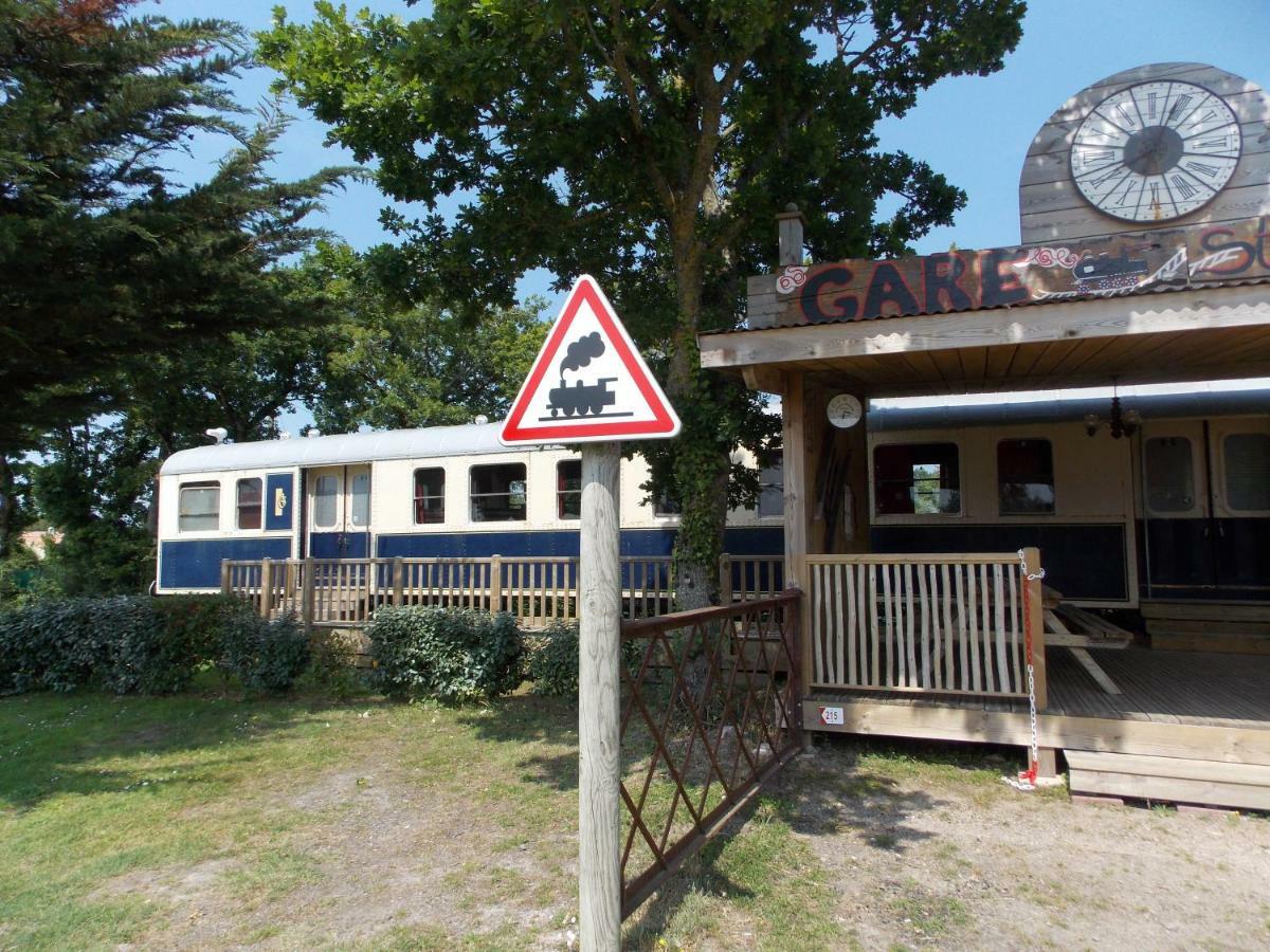 Camping Insolite Le Haut Village Saint-Michel-Chef-Chef Exteriér fotografie