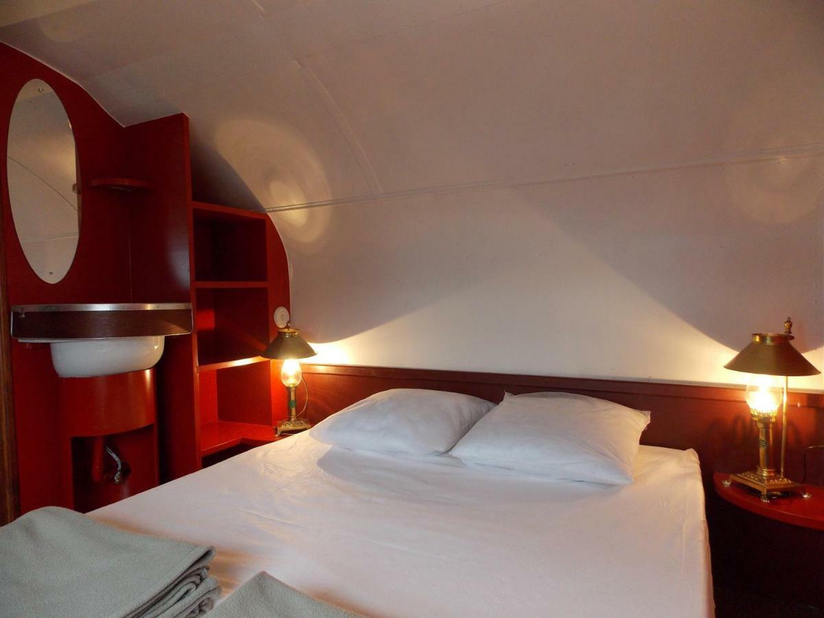 Camping Insolite Le Haut Village Saint-Michel-Chef-Chef Exteriér fotografie